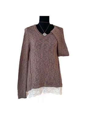 #66 HIPPIE ROSE ~ Lightweight Long Sleeve Taupe Knit Crew Sweater w/Lace Hemline
